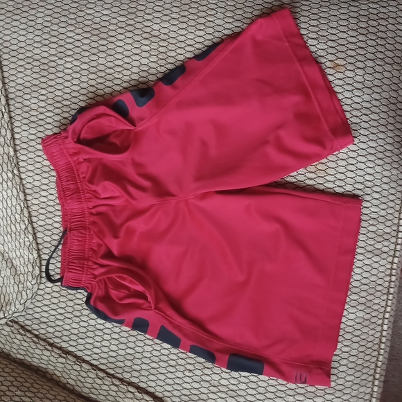 Red dri-fit Nike shorts sz M youth - Picture 2 of 5